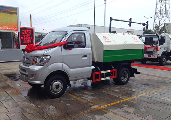 王牌小型3方勾臂垃圾車(chē)