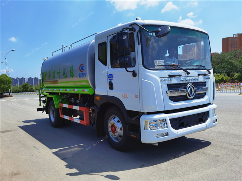 東風多利卡D9霧炮車